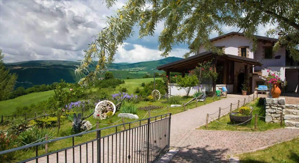 Agriturismo Valle Tezze Cascia Exterior photo