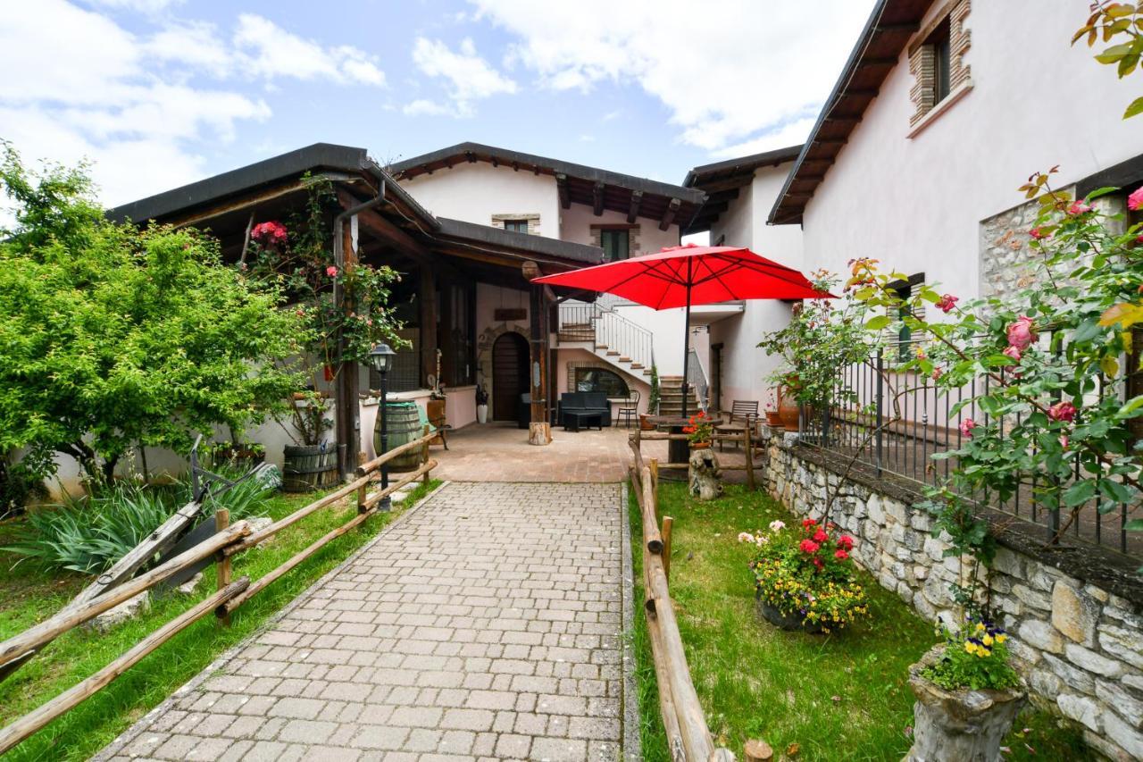 Agriturismo Valle Tezze Cascia Exterior photo